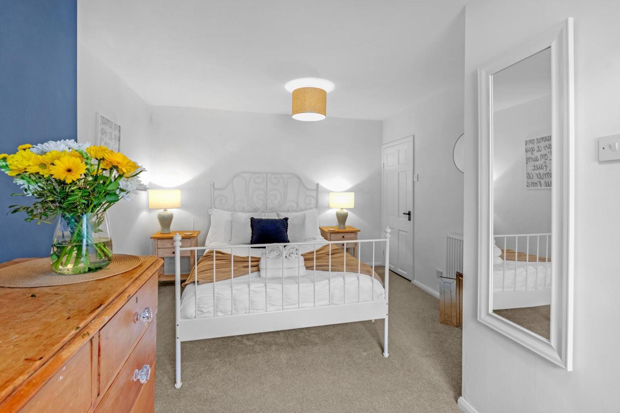 Adventure House - Whitby Villa Екстериор снимка